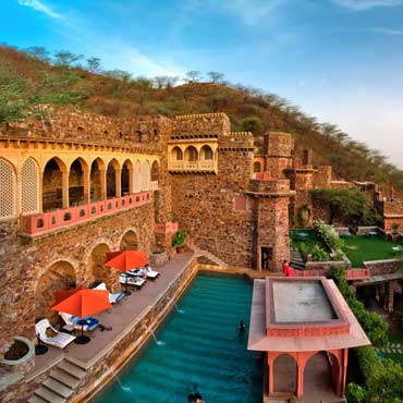 Delhi To Neemrana Day Trip